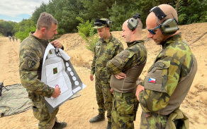 Střelecká soutěž pěší roty AZ v Bzenci: tradice, soutěžní duch a výborné výkony