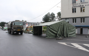 příprava zvláštních volebních stanovišť "drive-in"