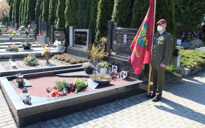 Uherské Hradiště - uctění památky novodobého veterána